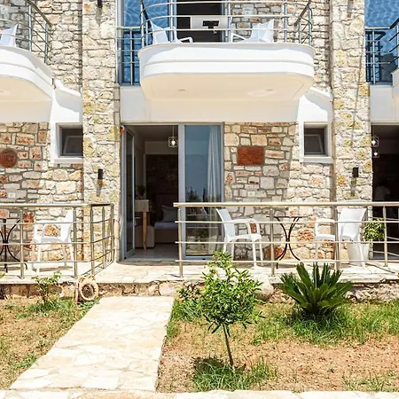 House Of Stones 5, Cozy W Parking Apartment Himare
